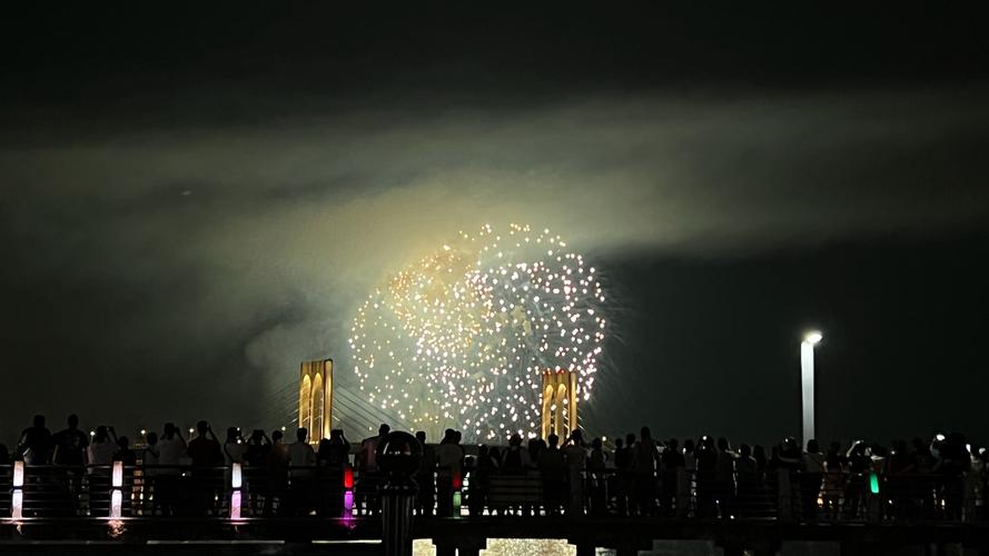 烟火中的防城港太香啦！三月三一起夜夜夜夜夜