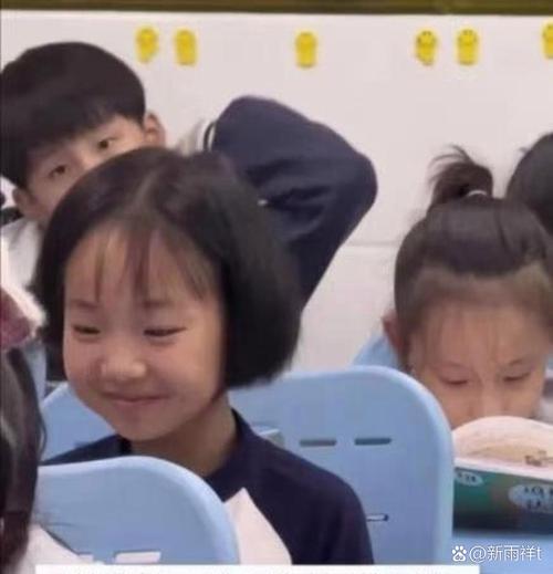 “20秒”一条人命，小女孩作业不会做去问妈妈，刚好逃过一劫！
