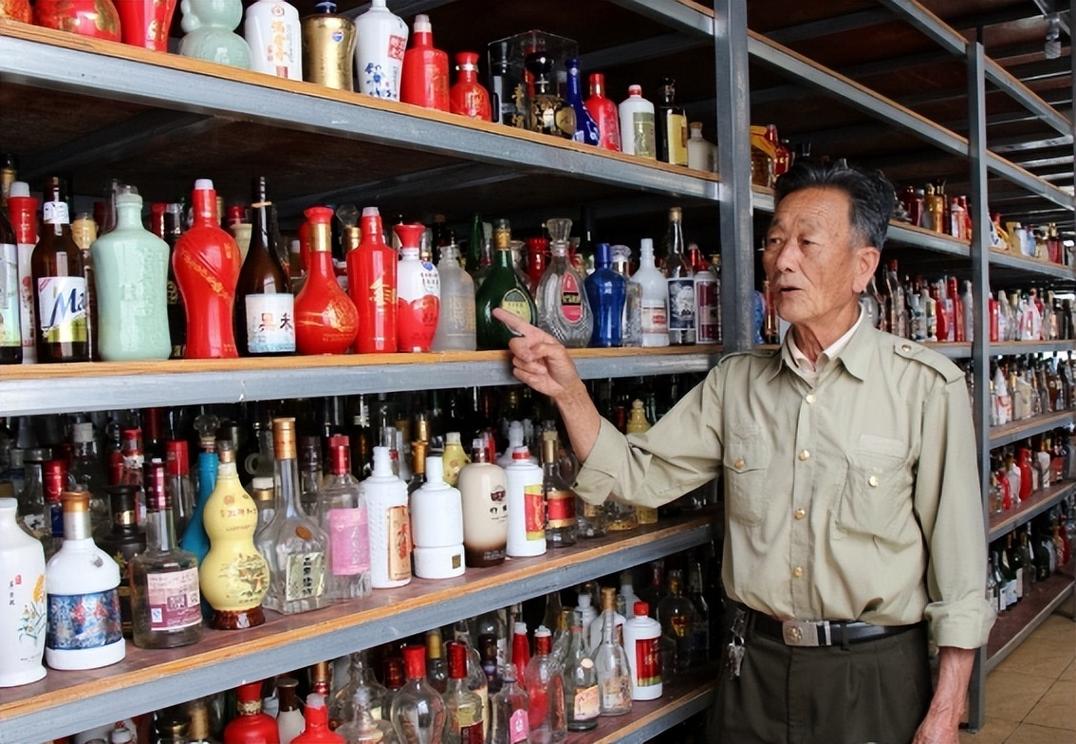 北京一土著晒藏酒，满屋“杂牌”引众人嘲笑，酿酒师：这才是行家