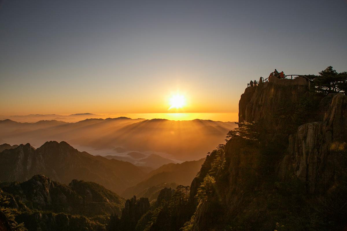 清晨安徽黄山⛰歙县日出啊！