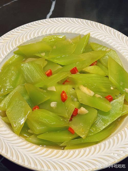 炒莴笋，直接下锅炒是大错，教你一招，清脆爽口，一次3斤不够吃
