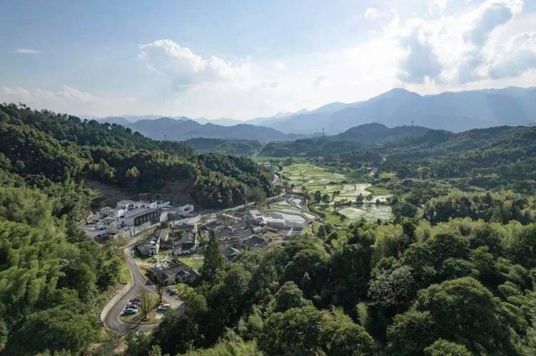 第一书记·第一发现｜Country Walk乡村里的松弛感