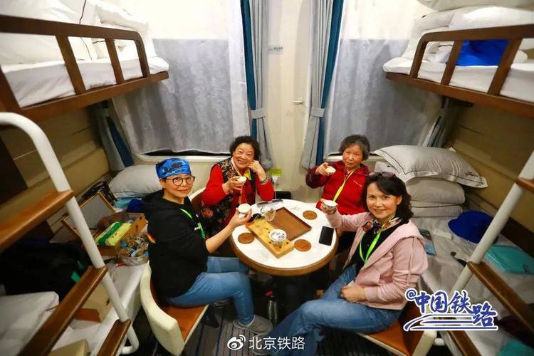 “躺平”进藏专列来了！天花板级的火车体验，70岁前一定要坐一次