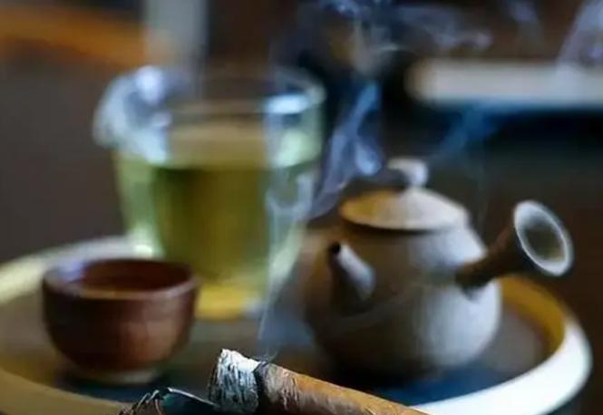 长期吸烟却又坚持喝茶的人，后来都怎么样了？医生说出实话