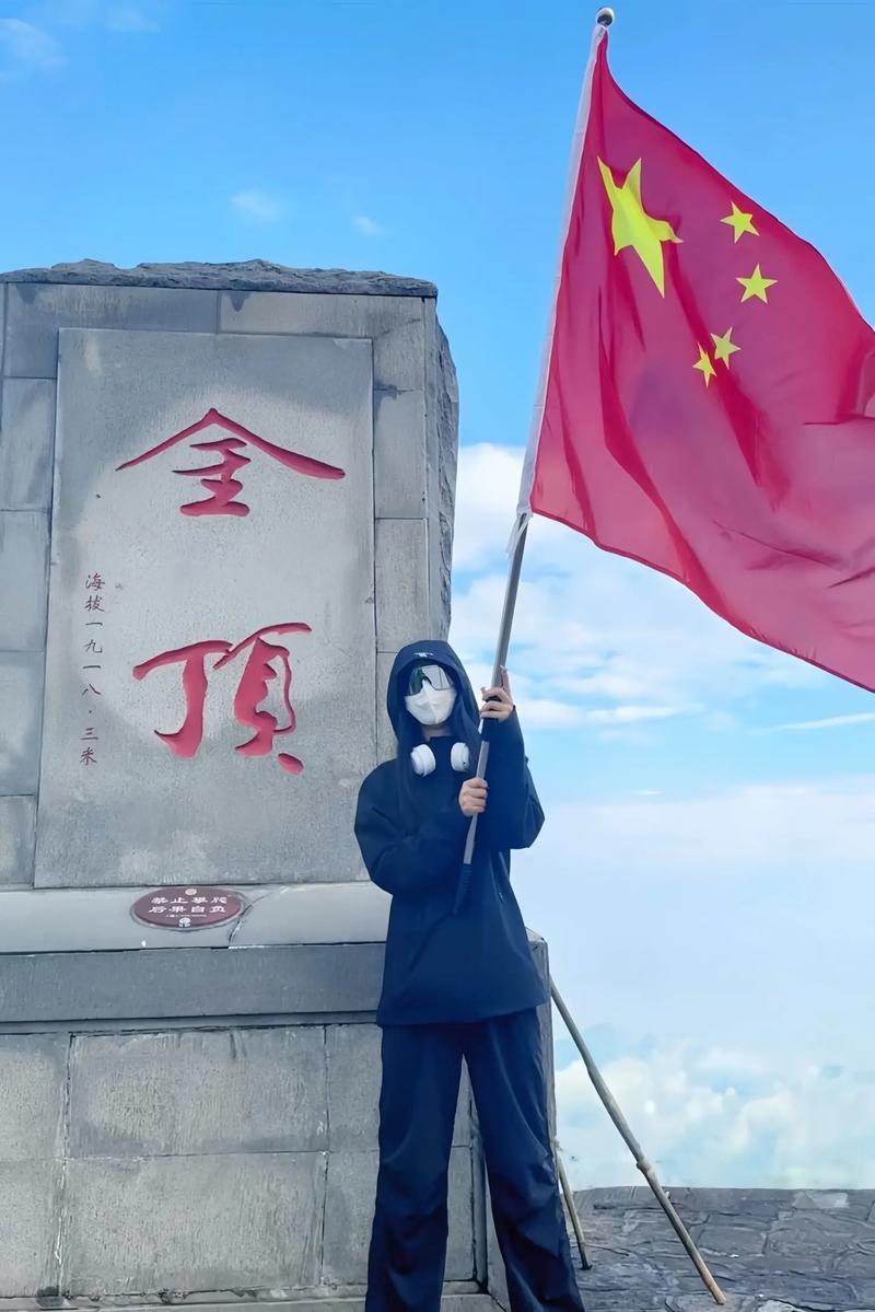 定了！3月31日恢复夜爬！不来一趟，你都不知道武功山夜爬有多上头！