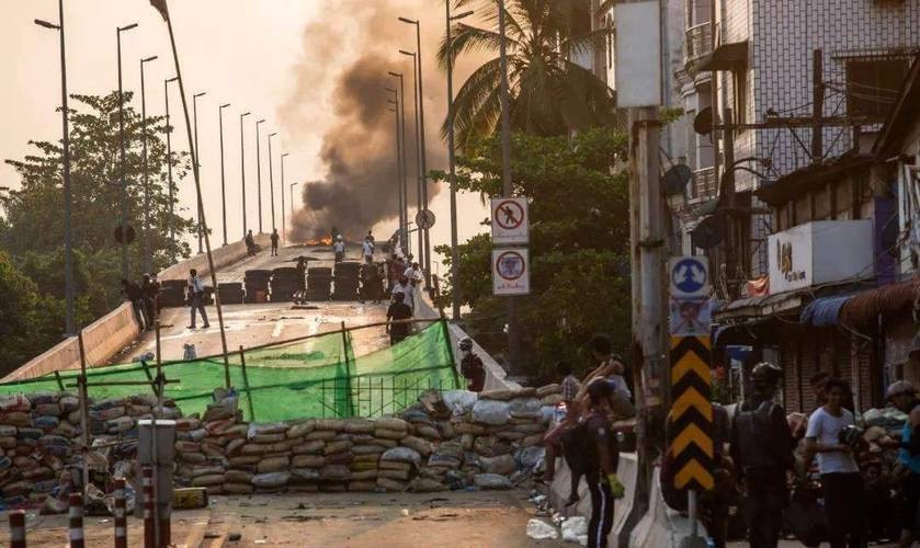 缅甸大地震发生后！泰国曼谷的街头现状，这次地震对泰影响很大啊