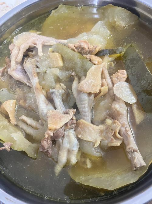 进入暖春，中老年人要常吃这3碗汤，腿脚有劲身体好