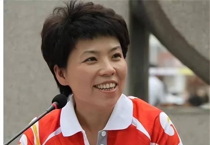 乒乓球奥运冠军#邓亚萍 来济南啦～这一站济南 交换你在山东的快乐瞬间 好客山东 泉城济南
