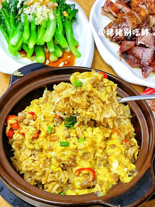 穷游甘肃晚上刮大风躲在小房车里避风做牛肉煲仔饭吃安全感满满