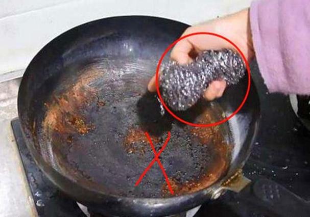 “毒铁锅”遭央视多次曝光，把美食变成“毒药”大家应提高警惕