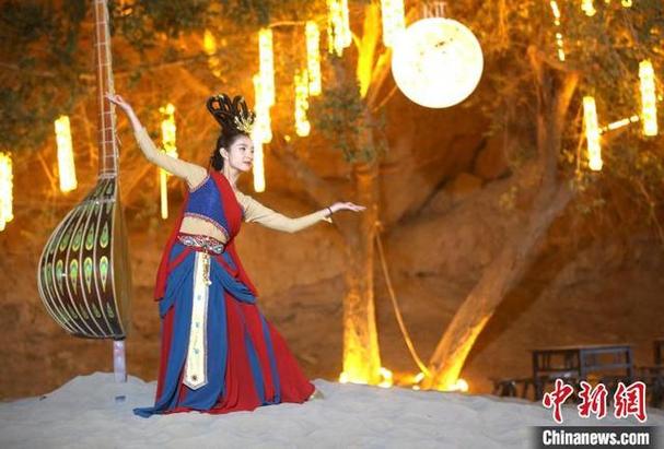 库车古称“龟兹”是举世闻名的龟兹文化发祥地，常有歌舞之乡