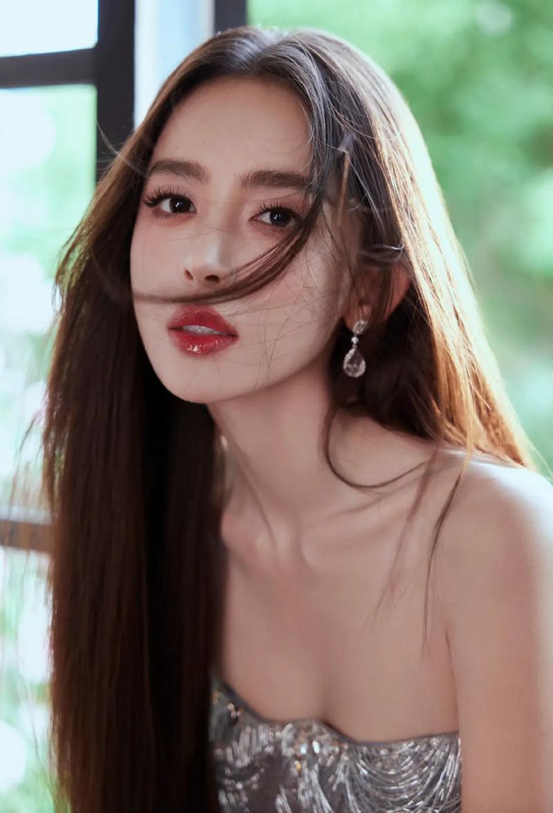 古力娜扎私密视频被曝光，清纯人设崩塌，网友直接炸开锅