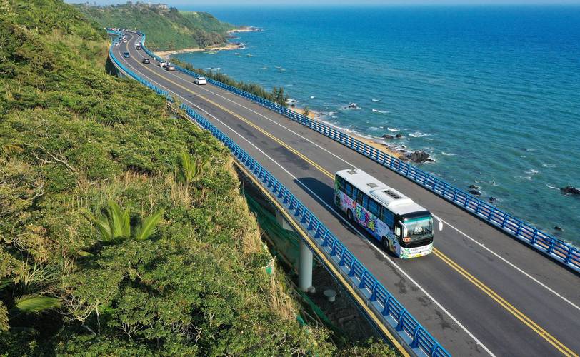 海南陵水：环岛高速铁路与环岛旅游公路助力海南腾飞