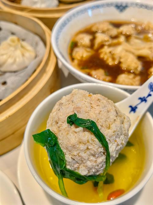 在豆腐上雕牡丹花 扬州早茶里满是功夫