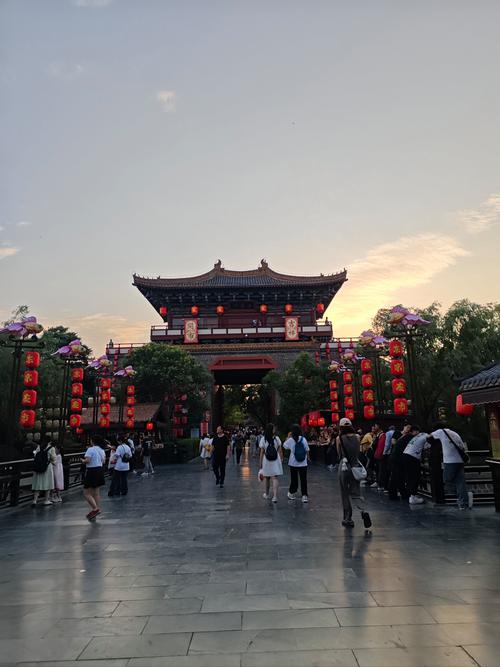 清明出游“天下第一”景点：怀疑人生的“我想回家”