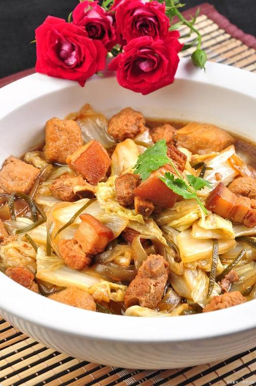 鲜美热乎，让炖白菜唤醒你的味蕾｜闵”朝吃啥