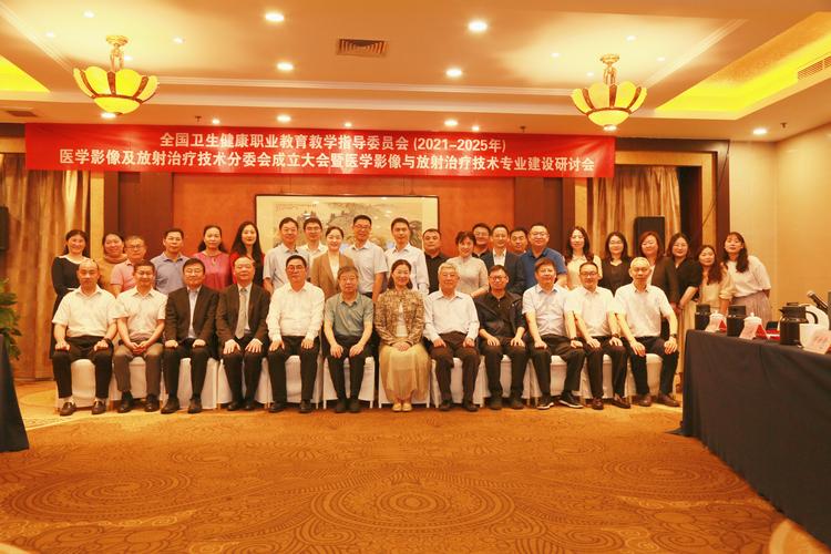 2025年4月15日，江苏一名校长被查。大快人心，这真是民心所向！