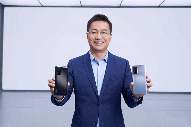小米集团总裁卢伟冰：小米手机Q1拿下中国市场双第一，出货量第一同比增速第一！华为出货量和增速均排名第二
