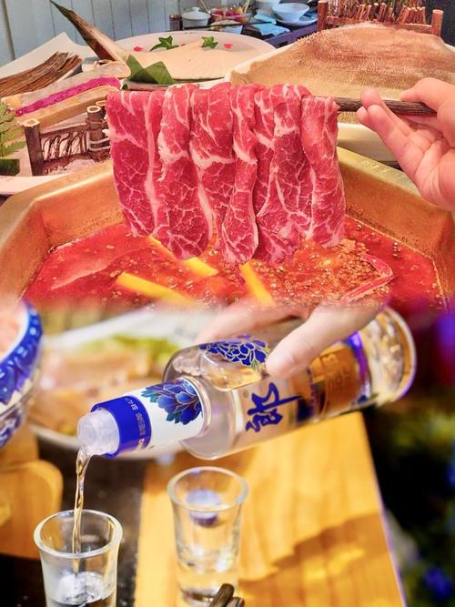 周末一人在家，1份牛里脊1瓶高度白酒，坐在煤气灶旁吃火锅