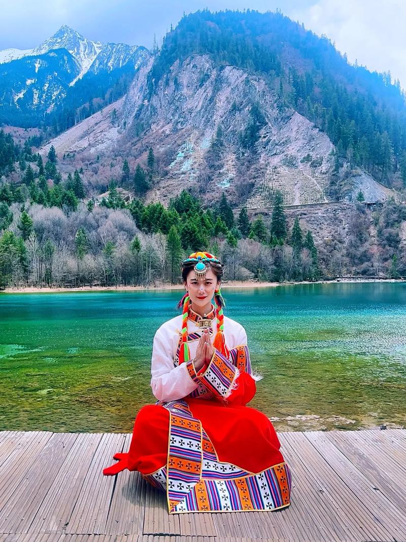 九寨沟旅游摄影（合集六）旅游摄影?姑娘小伙欢歌笑语归家