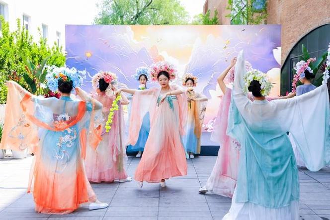 万红路慢生活街区“茶?香节”热闹开市