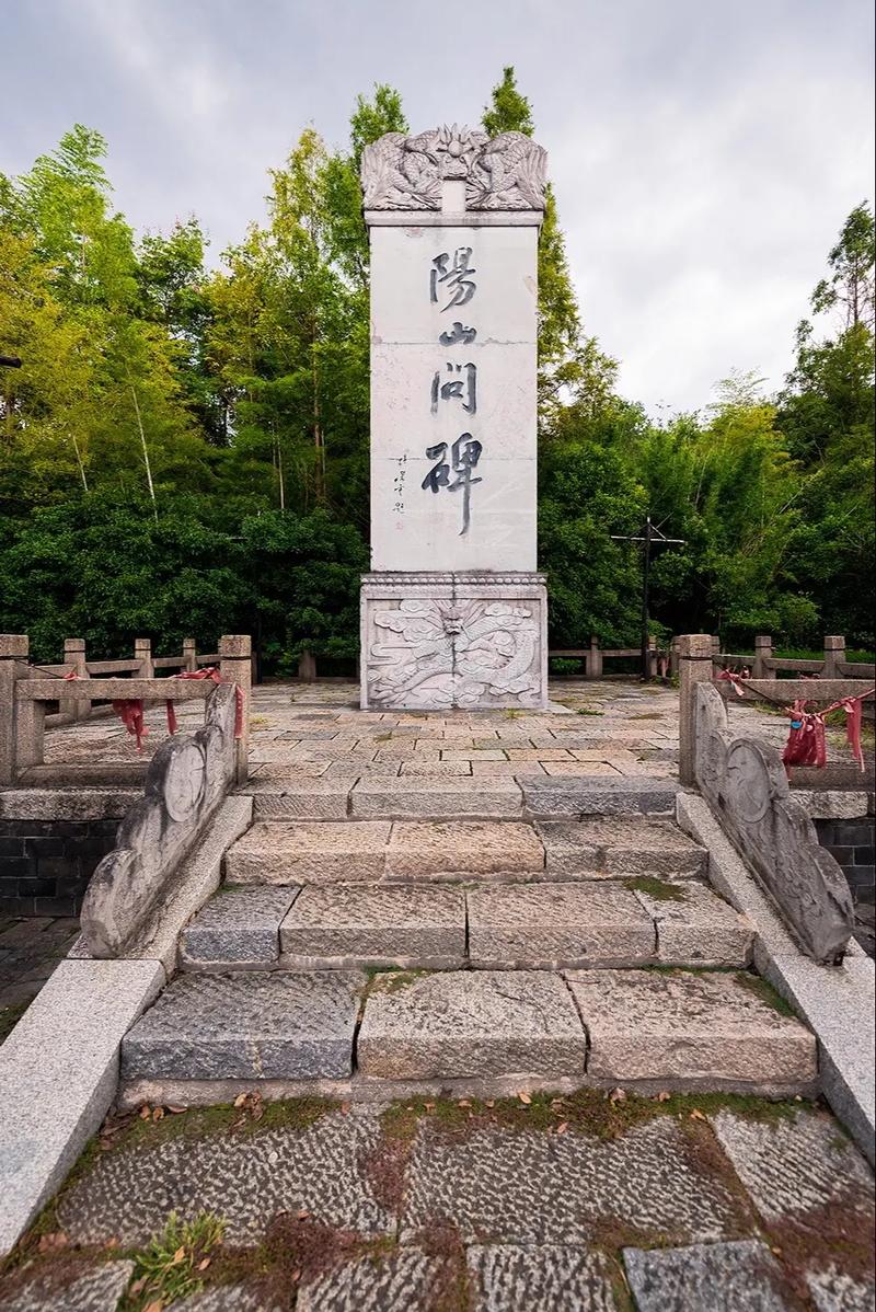 南京阳山藏一高78米600年巨碑，明成祖为建它死3000人却烂尾