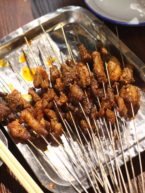 #吃遍陕西 西安的烤肉太卷咧！一块钱一串还是碳烤，串还大的不行
