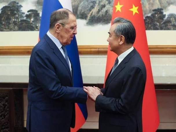 中美彻底翻脸了？外交部长在俄罗斯访问期间，普京发出声音！