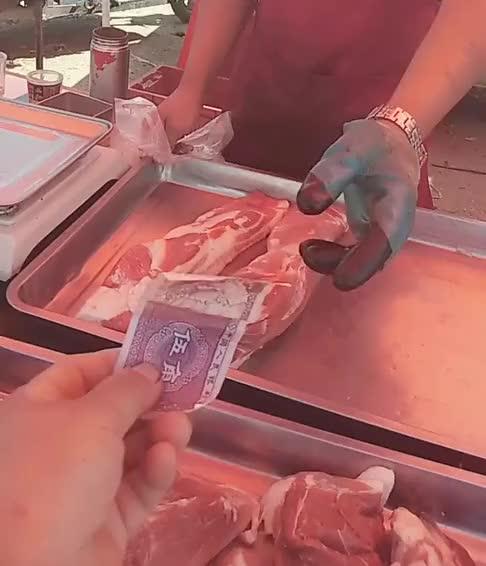 市场上见到这样的肉，那怕价格再便宜，也不要买