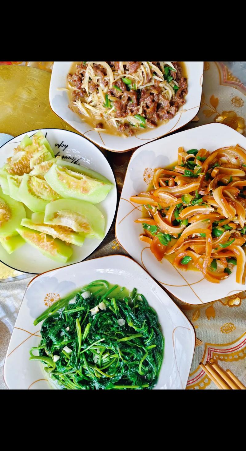 粗茶淡饭最养人，简单的家常饭，荤素搭配，营养好吃