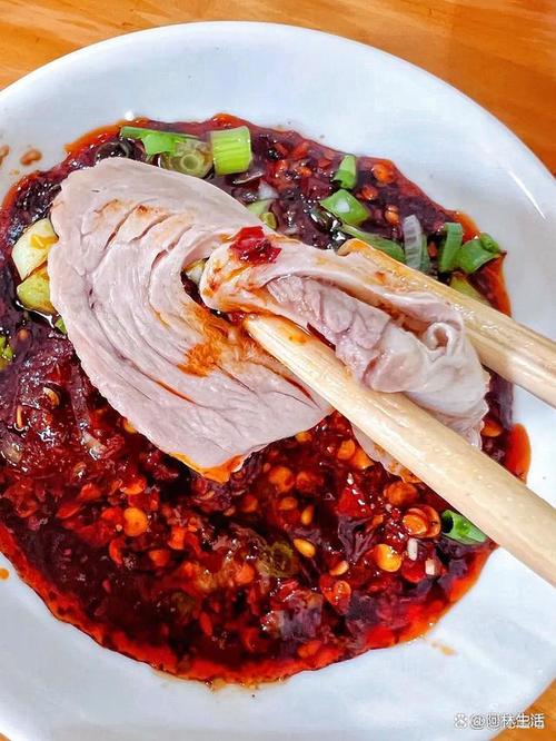 肉新鲜不放味精，大肉坨子汤好喝才八元，南昌老王吃的好满足啊