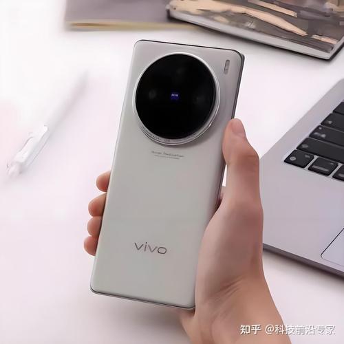 vivo开启清仓模式，16 512GB跌价2600元，1英寸主摄 蔡司2亿长焦