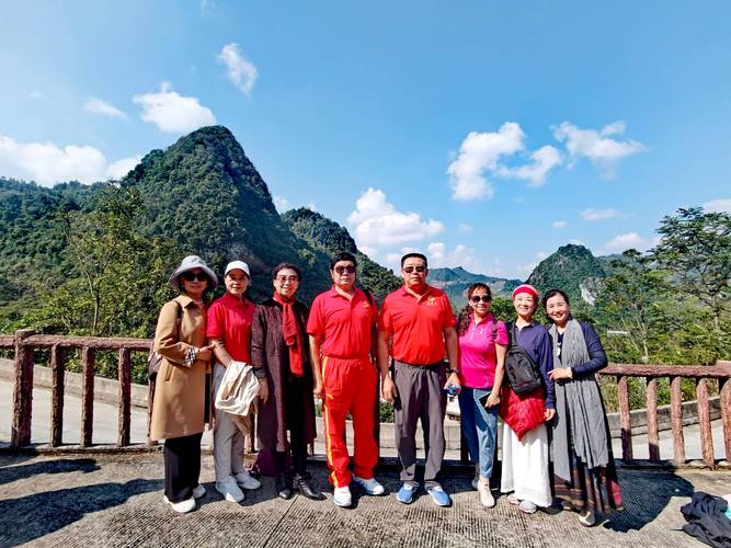 旅行时逮啥都要合影，这都是些什么样的人呢？