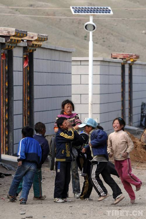实拍蒙古国牧区：没水没电没网没路，日子怎么过？在蒙古国